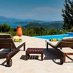 Willa Gabriella Lefkada