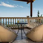 Willa Gabriella Lefkada *