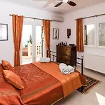 Gabriella Lefkada Willa Vafkeri