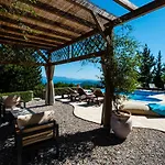 Gabriella Lefkada Willa Vafkeri