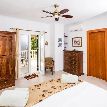 Gabriella Lefkada * Vafkeri